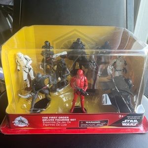 STAR WARS - The Rise of Skywalker Deluxe Play Set The First Order Figurine Set